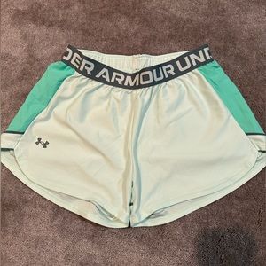 Womens Small Under Armour Shorts